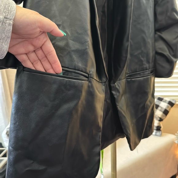 PRETTY LITTLE THING Black Blazer Jacket Size 6 Pockets - Picture 4 of 7